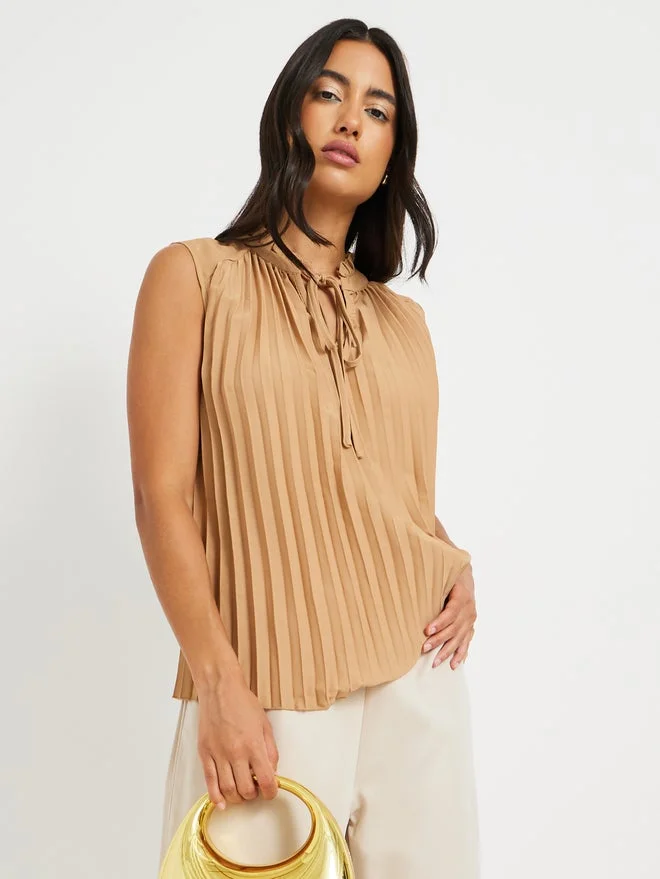 تايك تو بلوزة بلا أكمام بياقة ربطة وكسرات مزدوجة